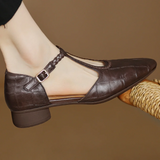 Małgorzata – Klasyczne skórzane buty T-strap z plecionym detalem